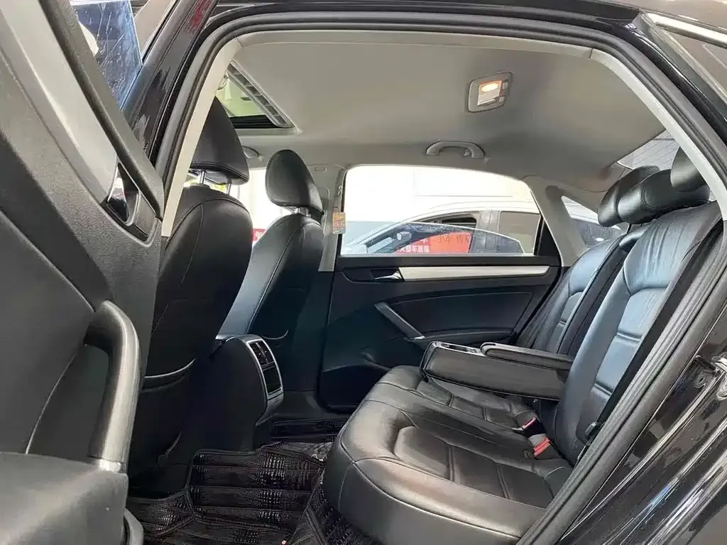 Volkswagen Passat — фото 6
