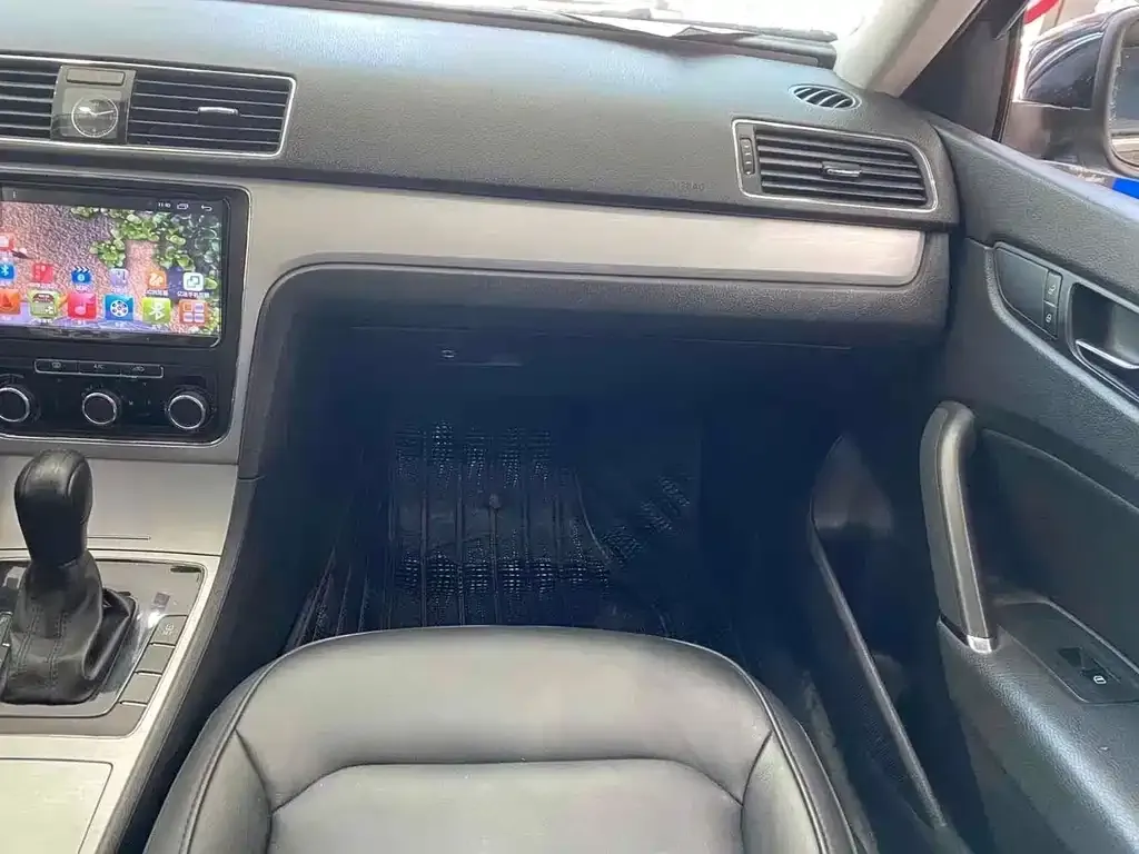 Volkswagen Passat — фото 8
