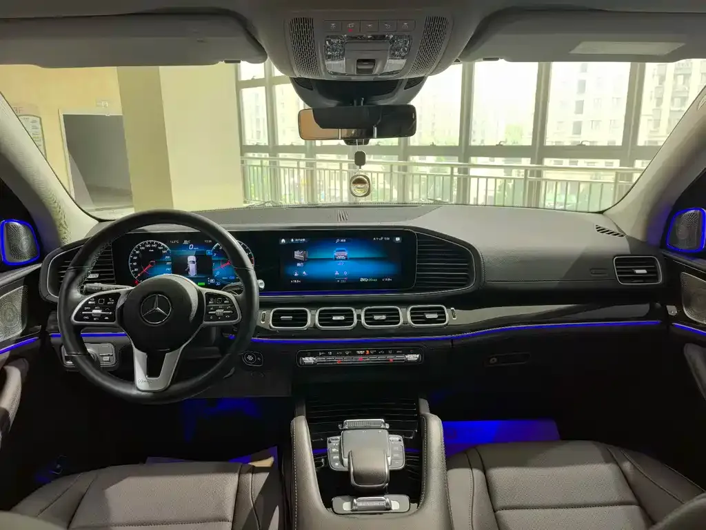 Mercedes-Benz GLS — фото 6