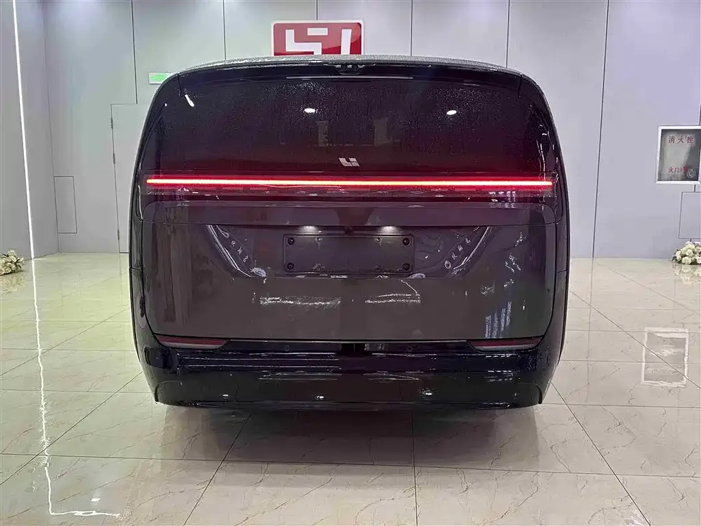 Li Auto MEGA — фото 5