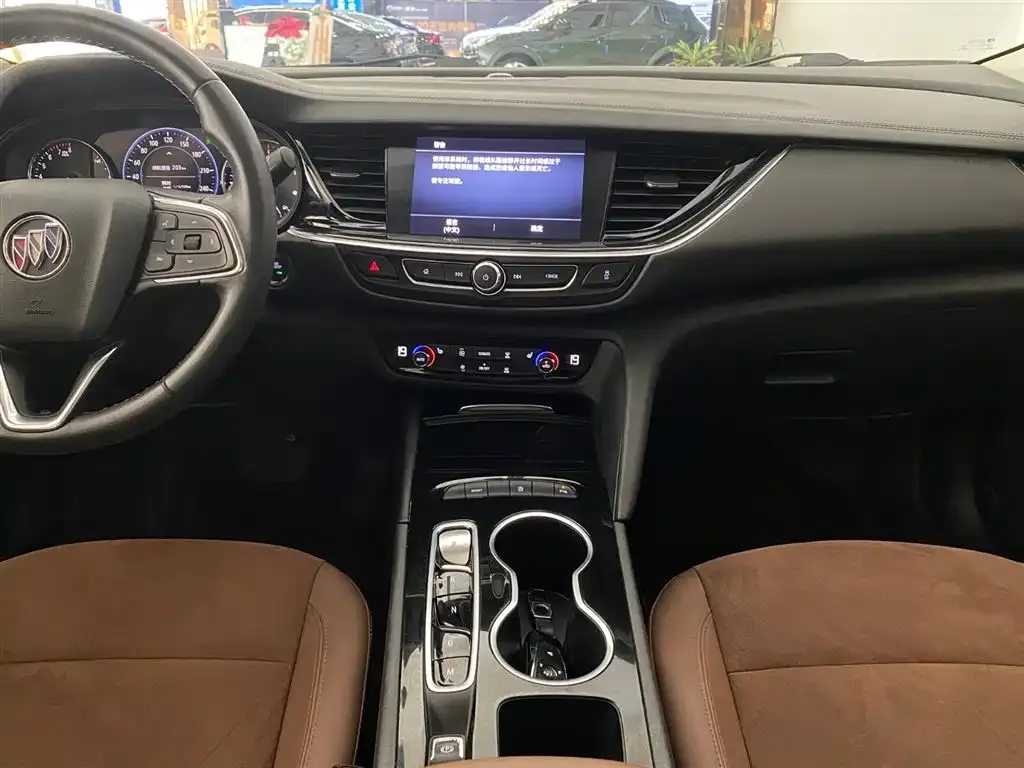 Buick Regal — фото 10