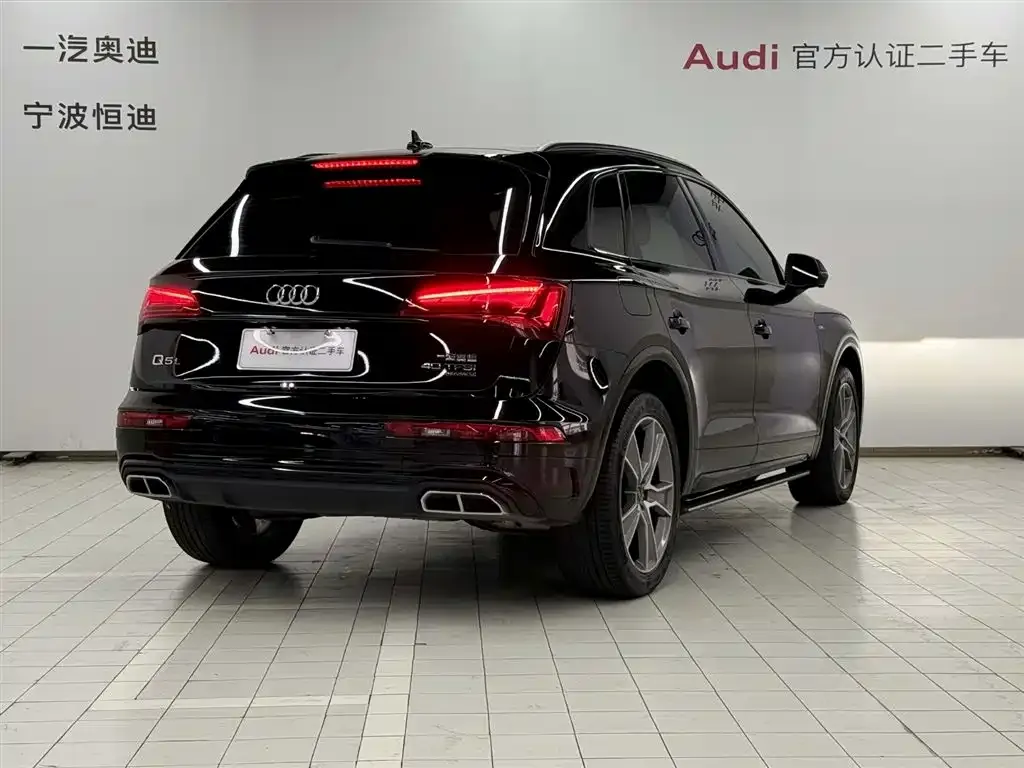 Audi Q5L — фото 5