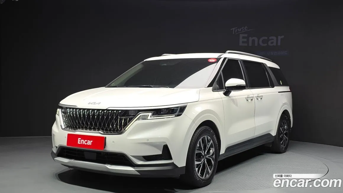 Kia Carnival — фото 1