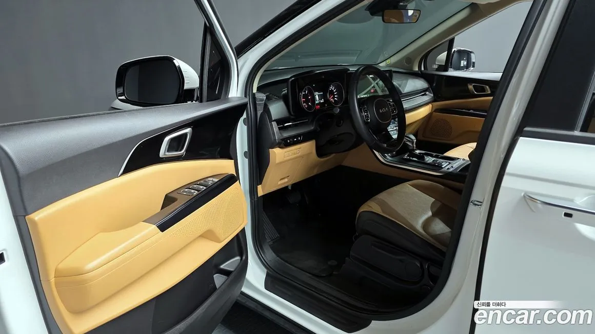 Kia Carnival — фото 10