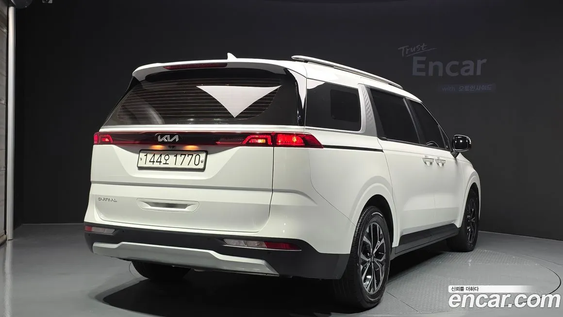 Kia Carnival — фото 2
