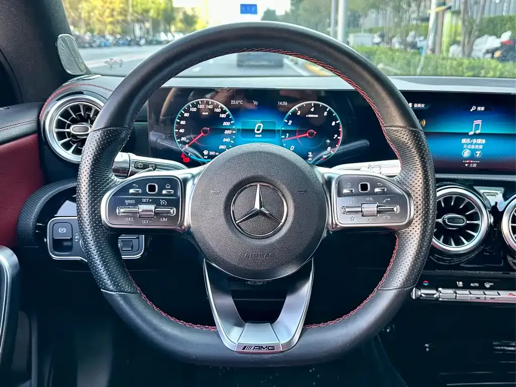 Mercedes-Benz CLA (Import) — фото 10