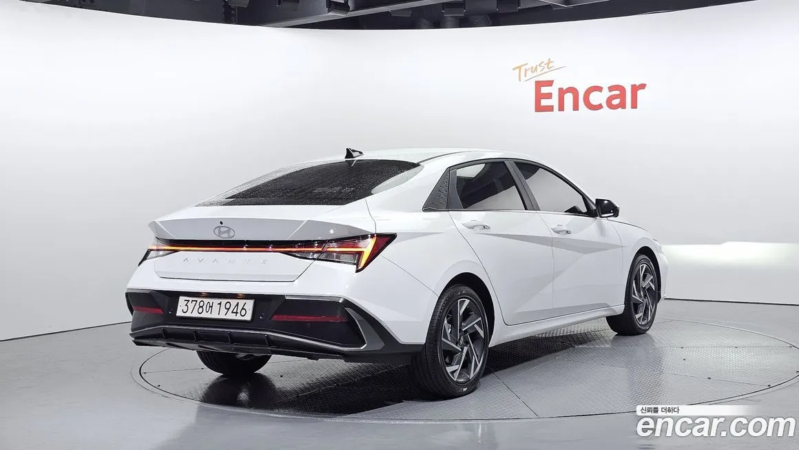 Hyundai AVANTE — фото 2