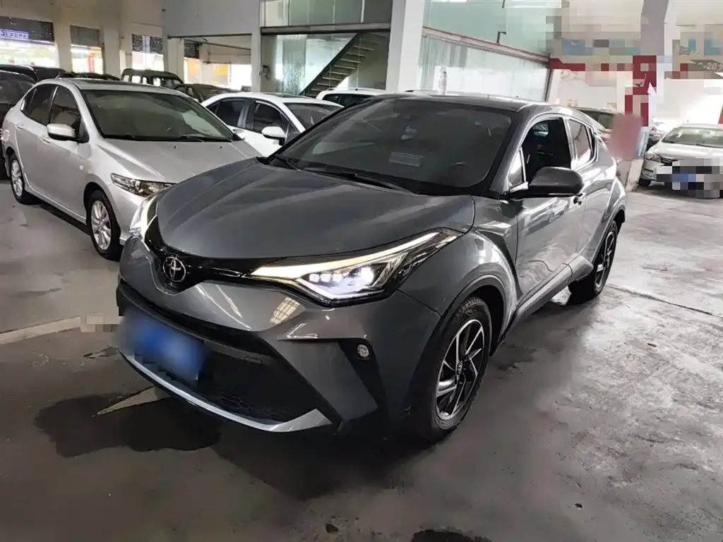 Toyota C-HR — фото 1