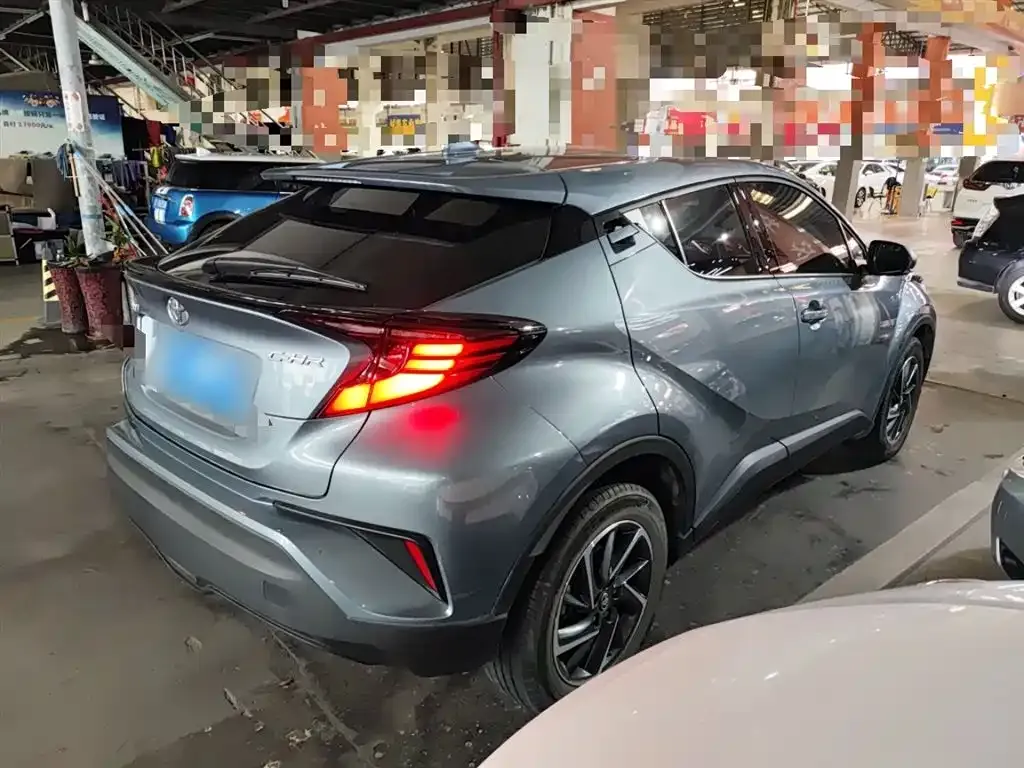 Toyota C-HR — фото 7