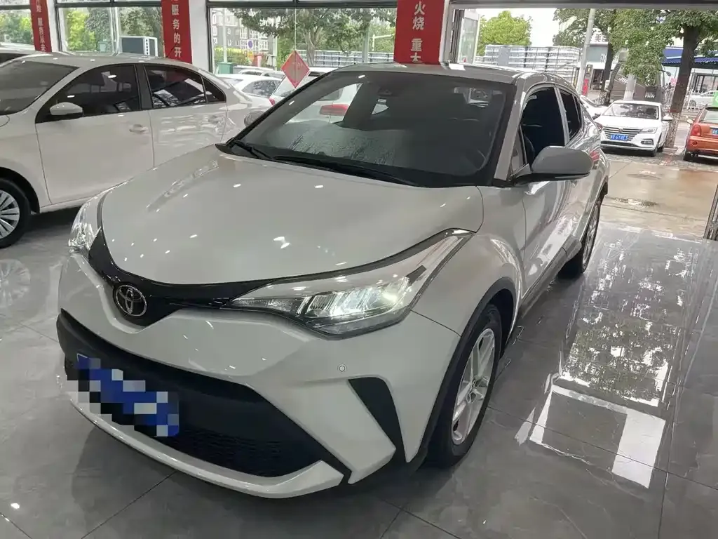 Toyota C-HR — фото 2