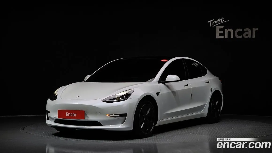 Tesla Model 3 — фото 1