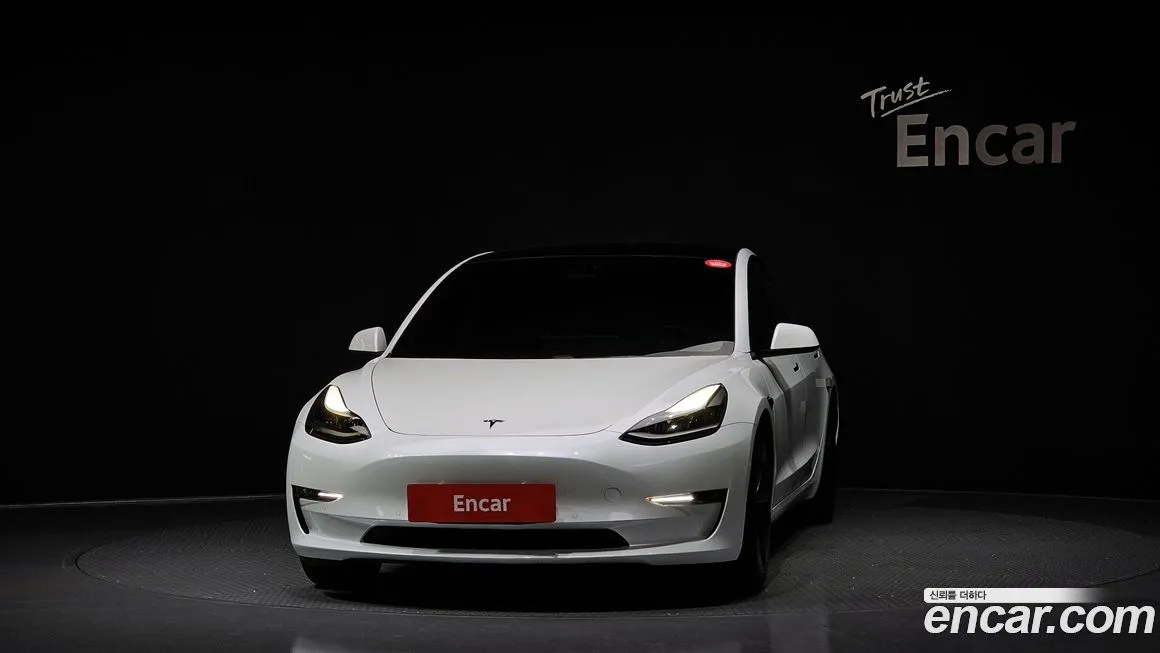 Tesla Model 3 — фото 3