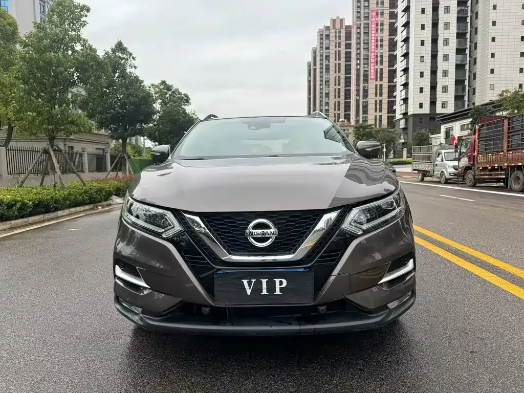 Nissan Qashqai — фото 2