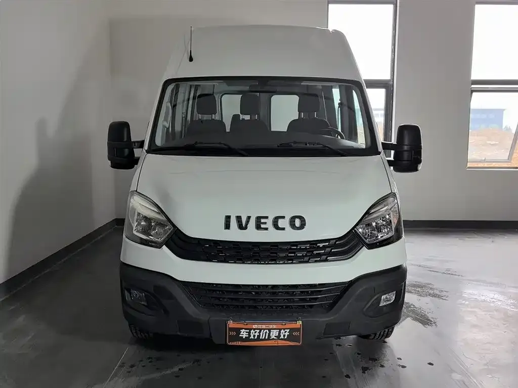 IVECO Ousheng — фото 3