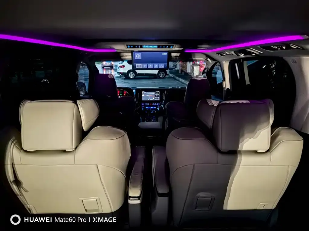 Toyota Alphard — фото 10