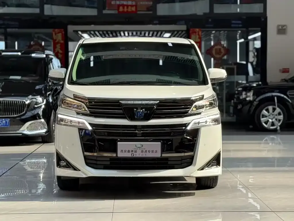 Toyota Vellfire — фото 2