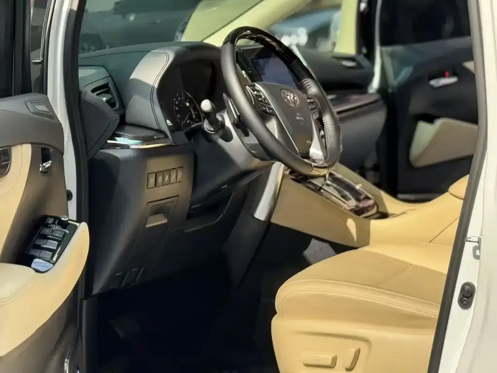 Toyota Vellfire — фото 9