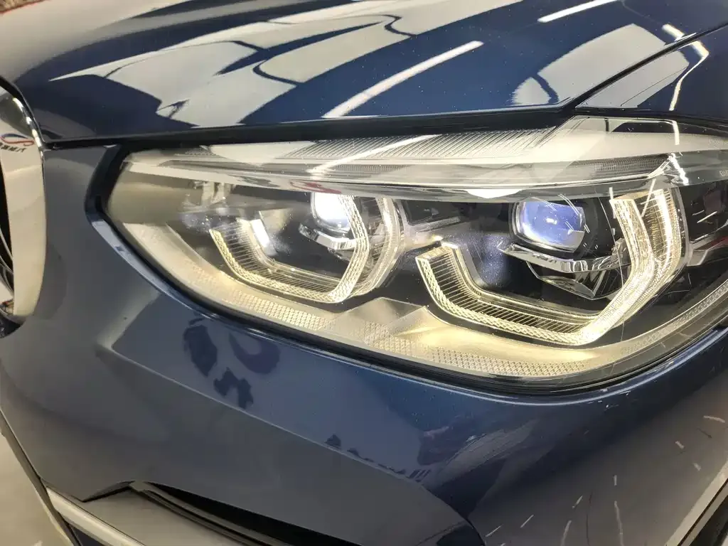 BMW X3 — фото 10