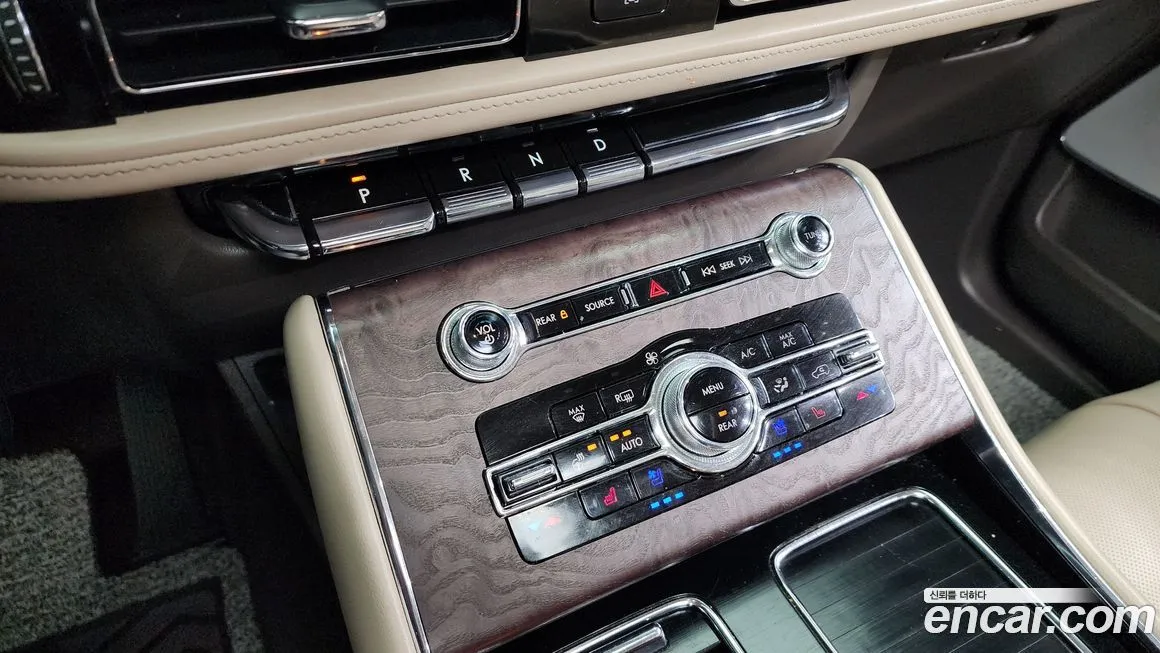 Lincoln Aviator — фото 9