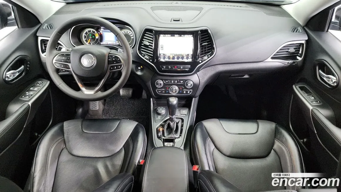 Jeep Cherokee — фото 7