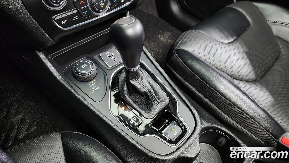 Jeep Cherokee — фото 9