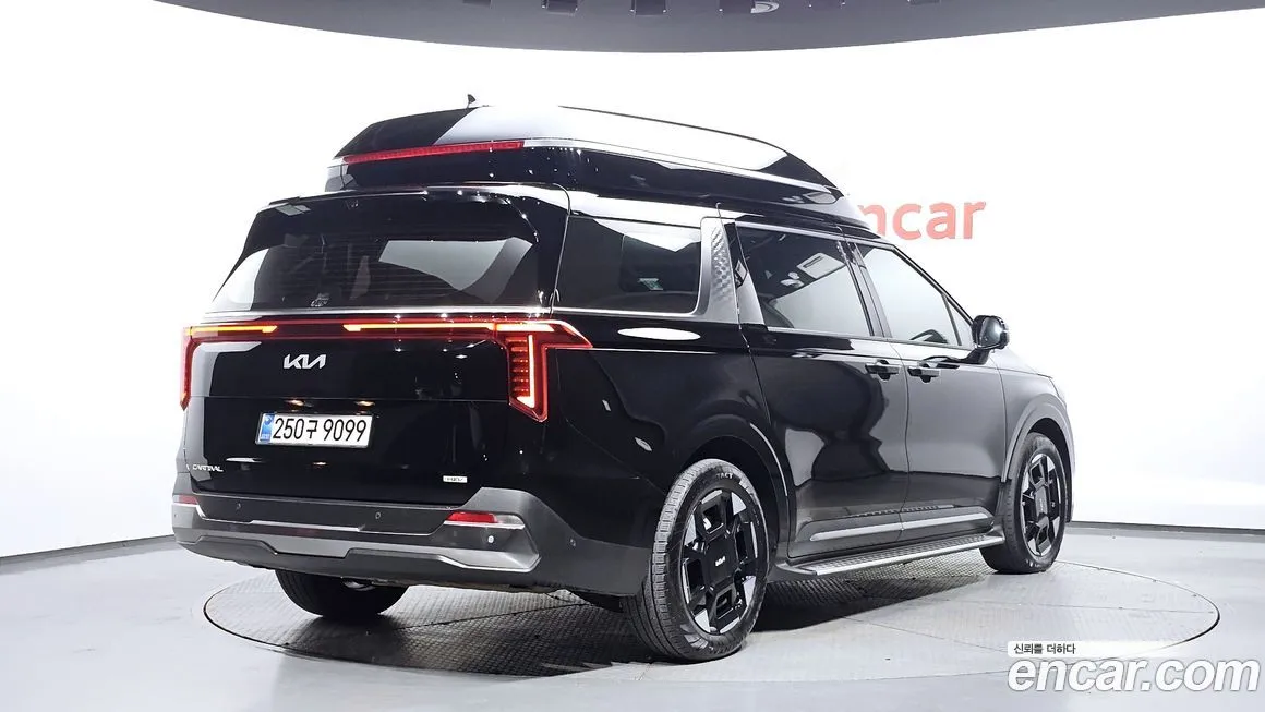 Kia Carnival — фото 2