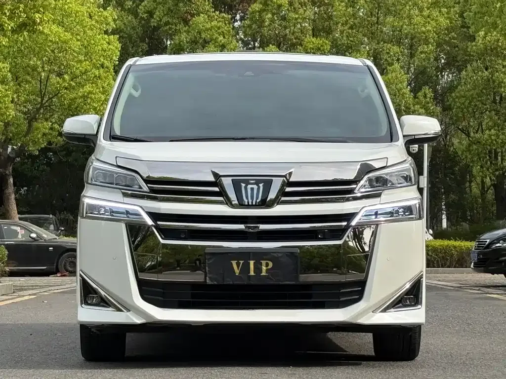 Toyota Vellfire — фото 2