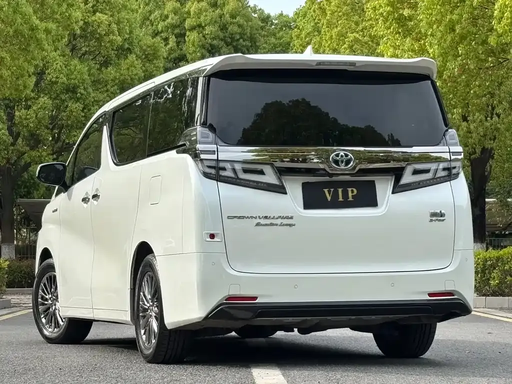 Toyota Vellfire — фото 4