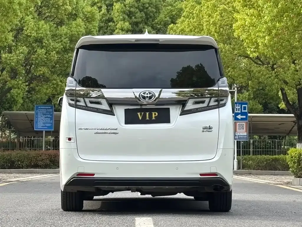 Toyota Vellfire — фото 5