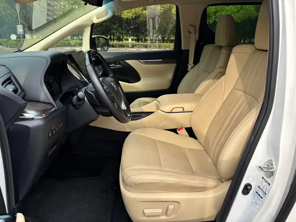 Toyota Vellfire — фото 7
