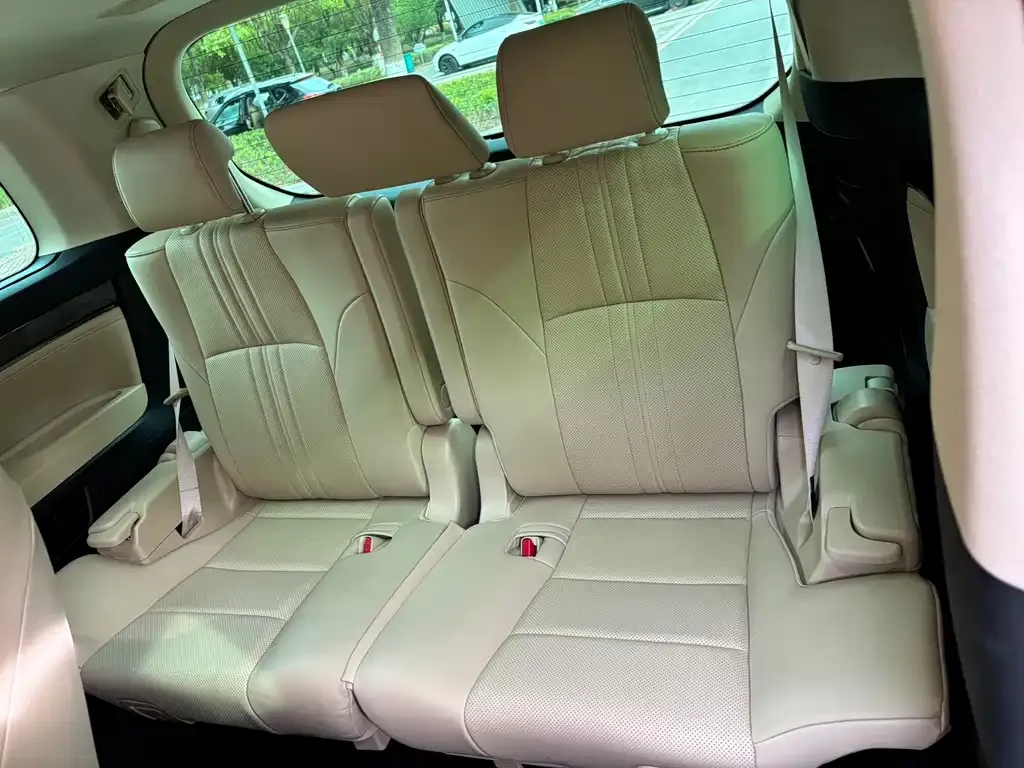 Toyota Vellfire — фото 9