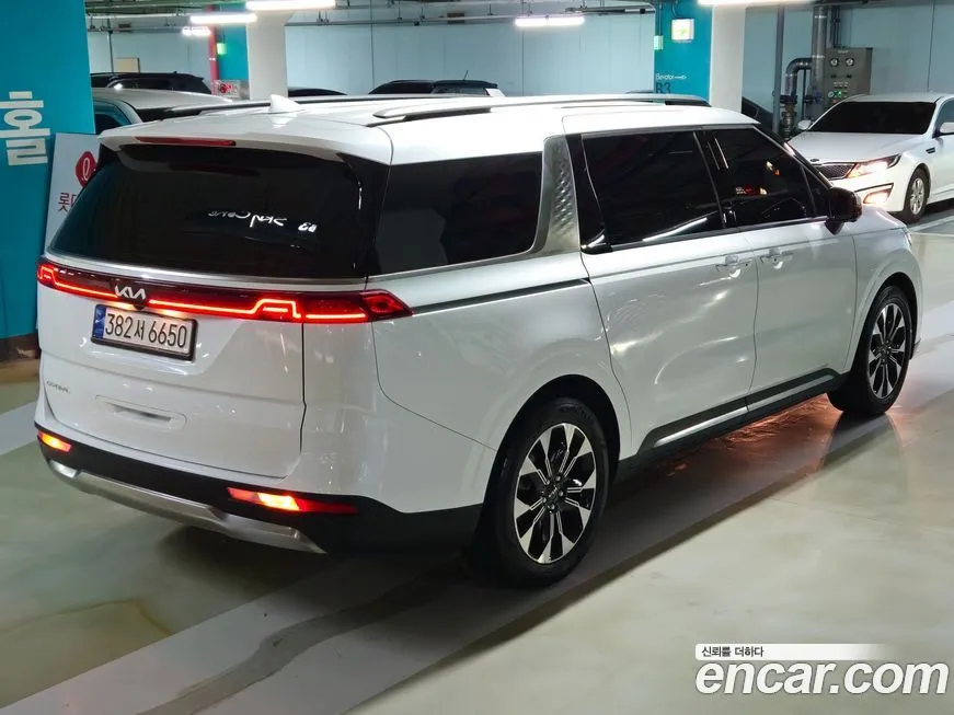 Kia Carnival — фото 4