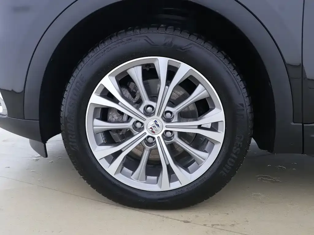 Buick Envision Plus — фото 9
