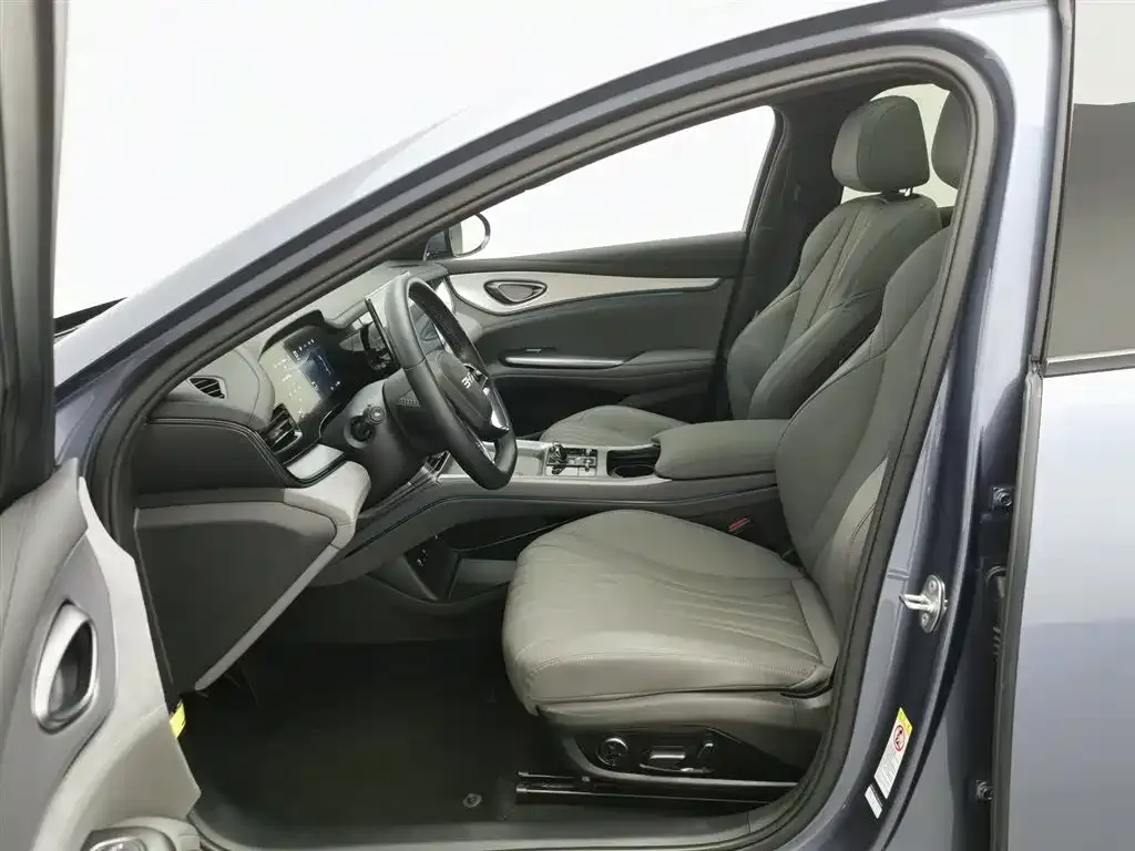 BYD Seal 07 DM-i — фото 10
