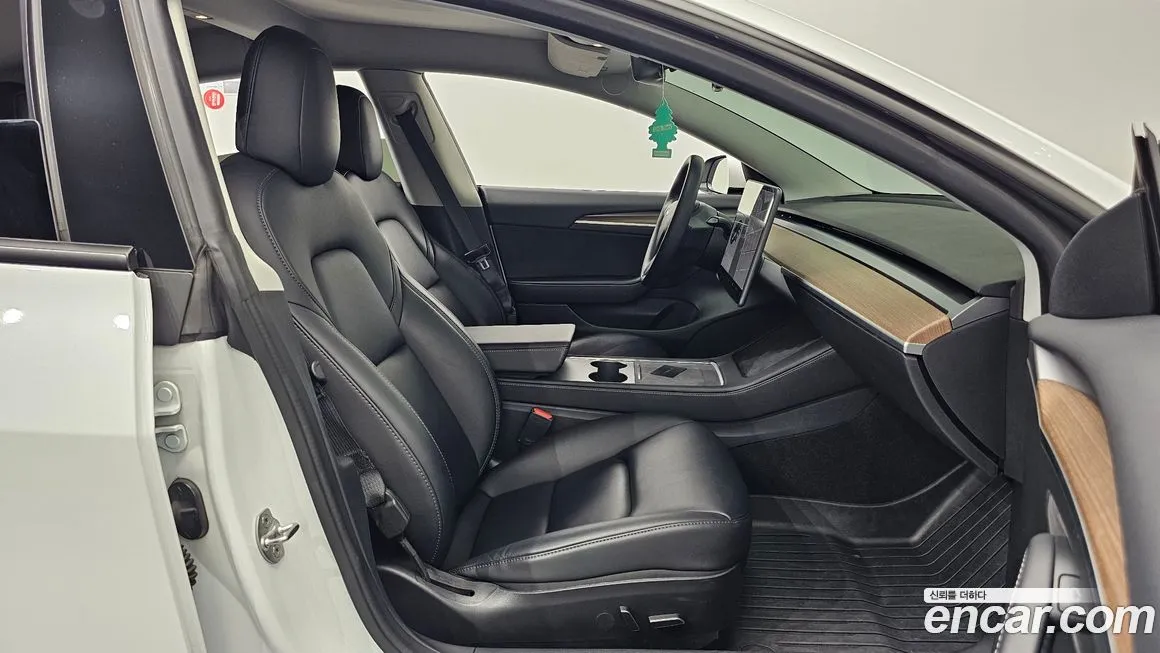 Tesla Model 3 — фото 10