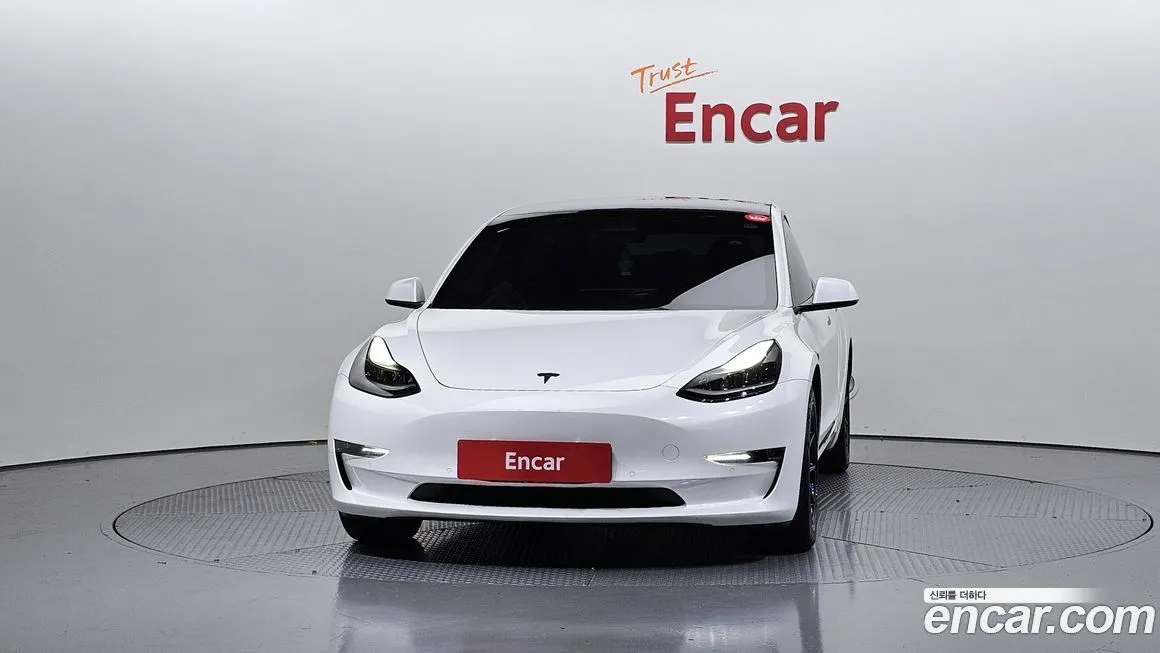 Tesla Model 3 — фото 3