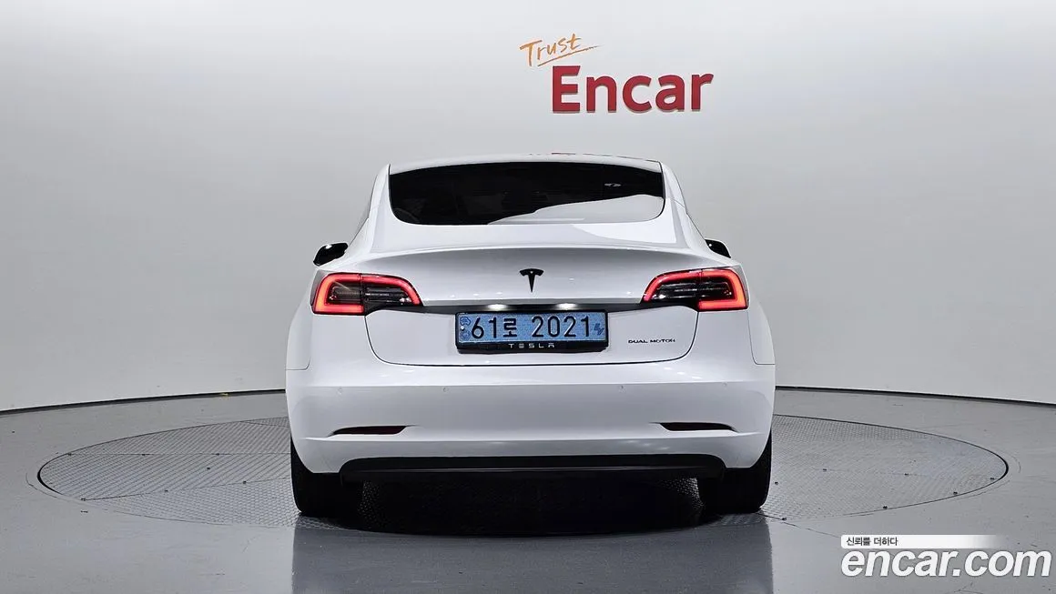 Tesla Model 3 — фото 4