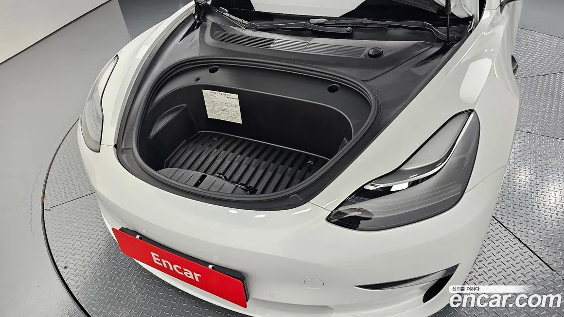Tesla Model 3 — фото 6