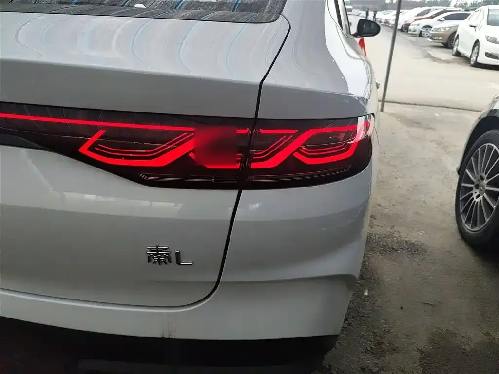BYD Qin L — фото 8