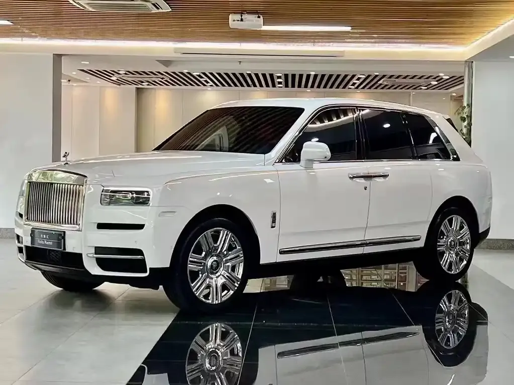 Rolls-Royce Cullinan — фото 1
