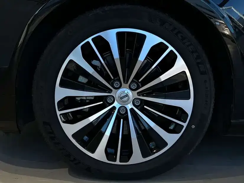Volvo S90 — фото 9