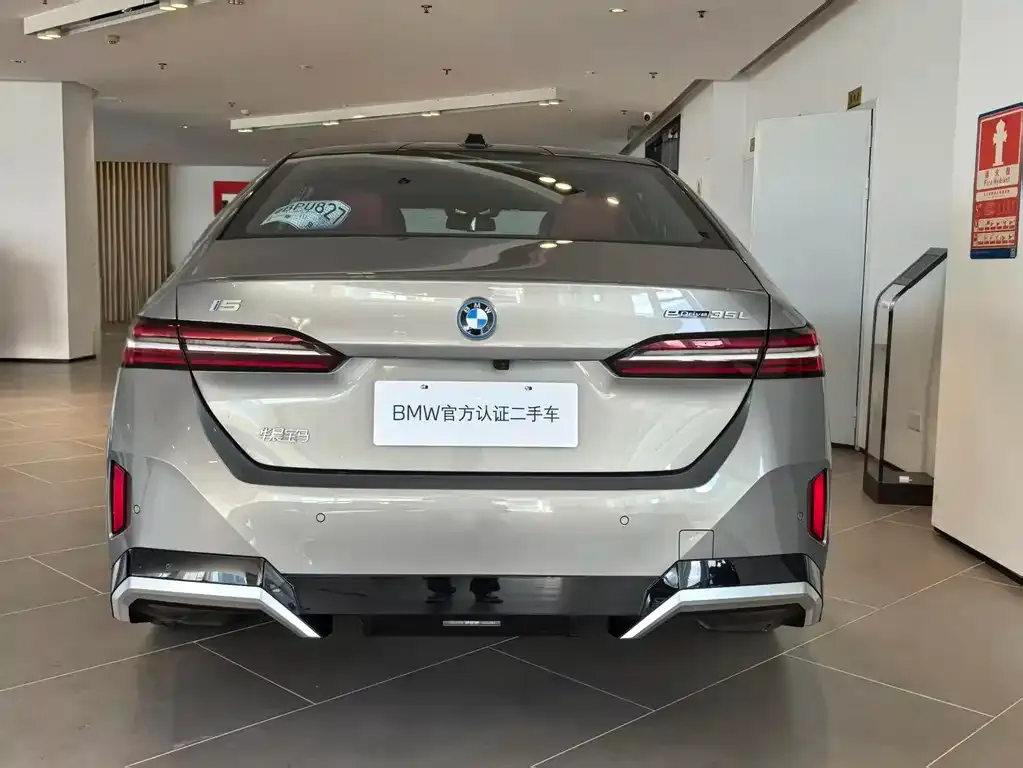 BMW i5 — фото 4