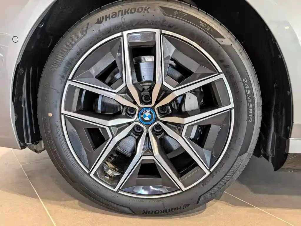 BMW i5 — фото 7