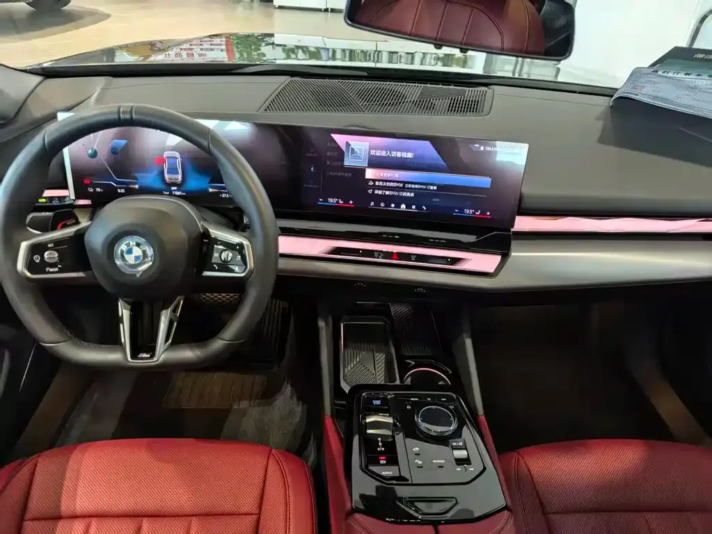 BMW i5 — фото 8