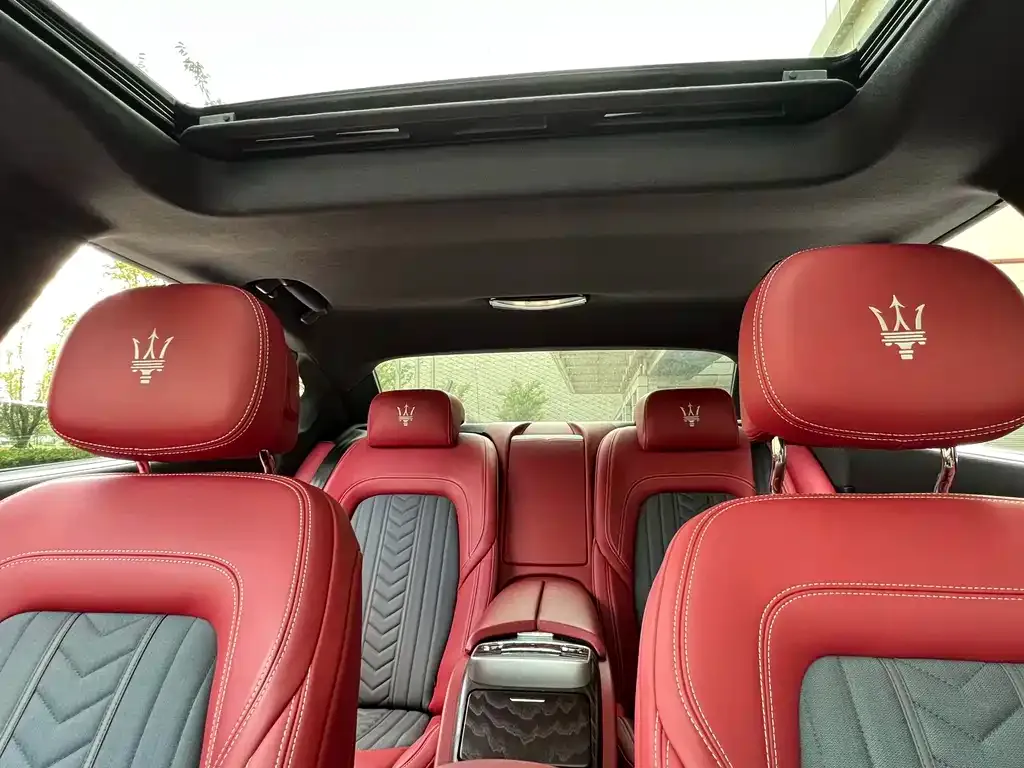 Maserati Quattroporte — фото 8