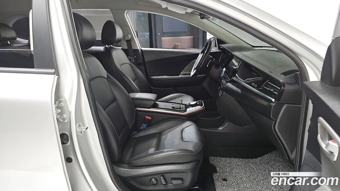 Kia Niro — фото 10