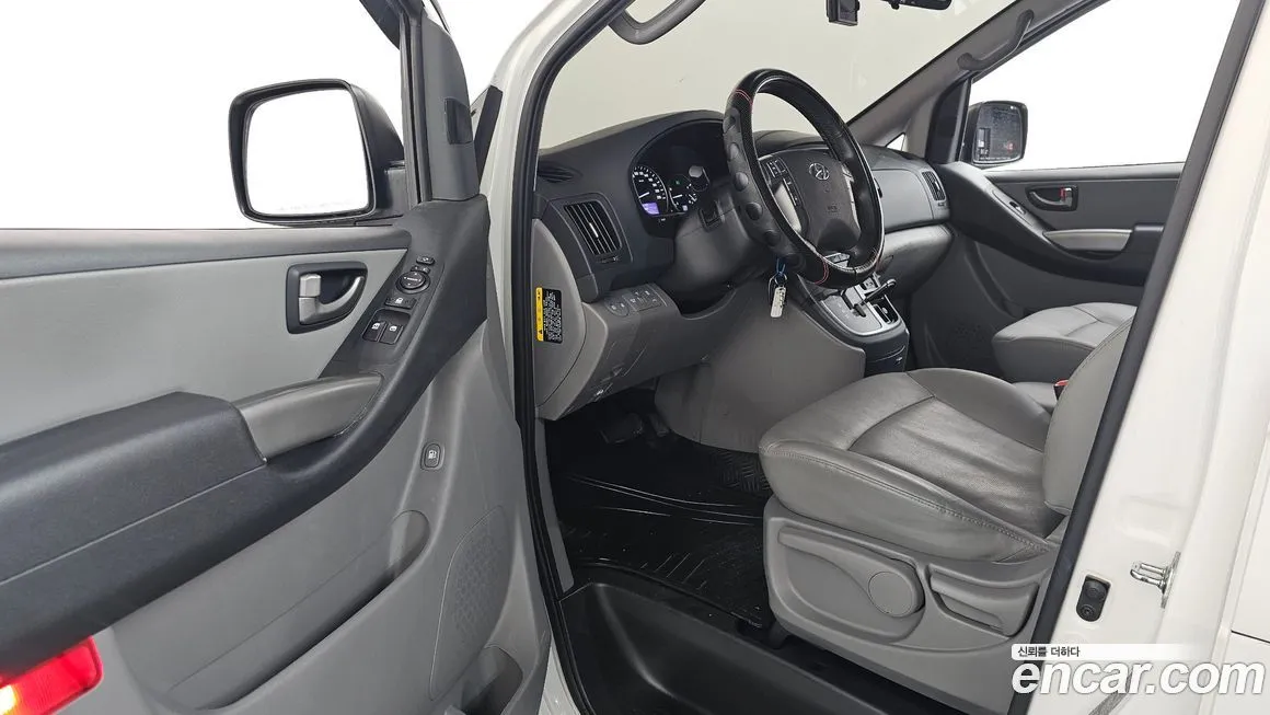 Hyundai Starex — фото 10