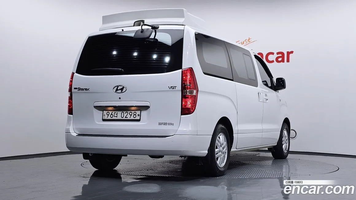 Hyundai Starex — фото 2