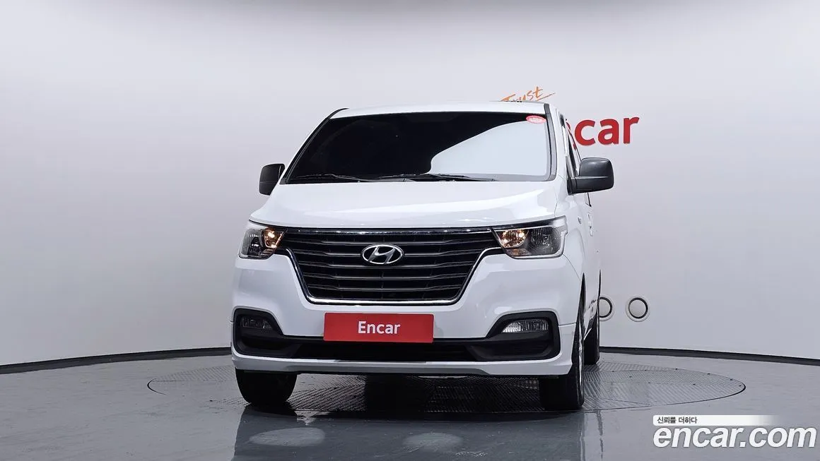 Hyundai Starex — фото 3