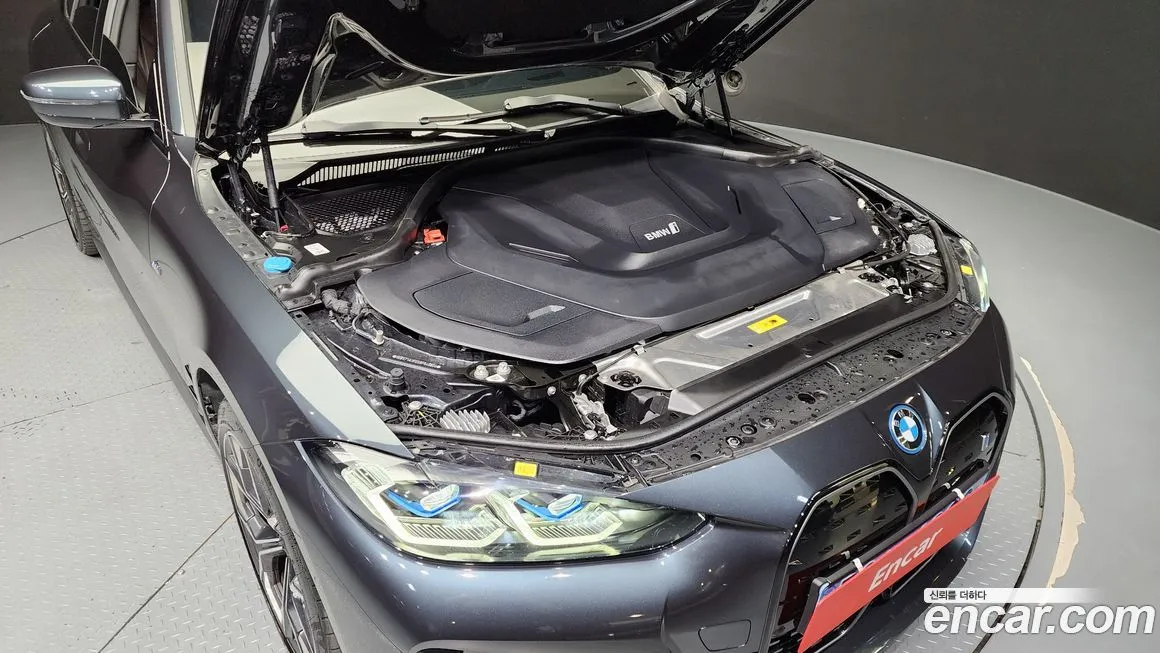 BMW i4 — фото 6